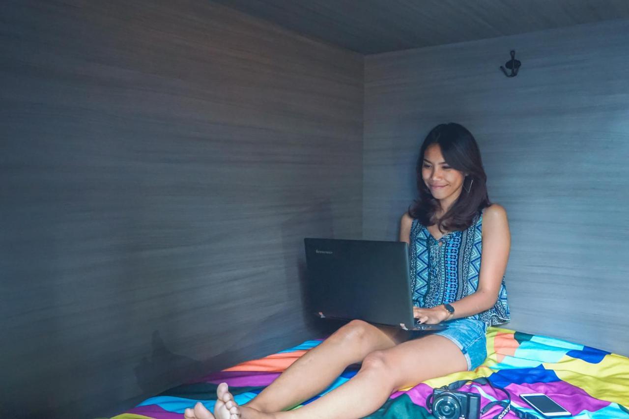 Nomad Hostel Kemang Jakarta Exterior photo
